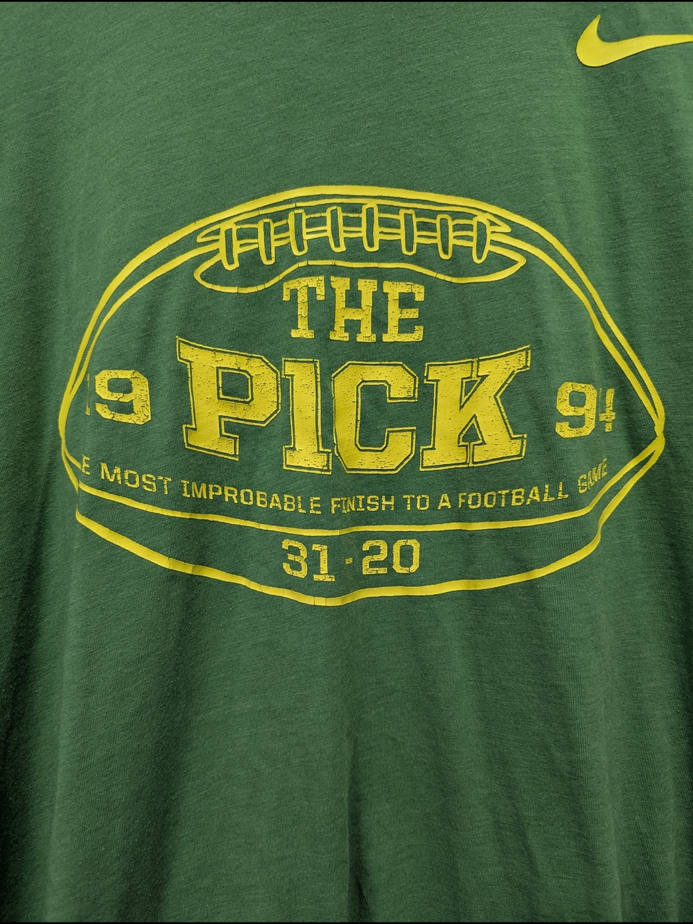 Nike Men’s Green 'The Pick' Graphic T-Shirt - Picture 3 of 12